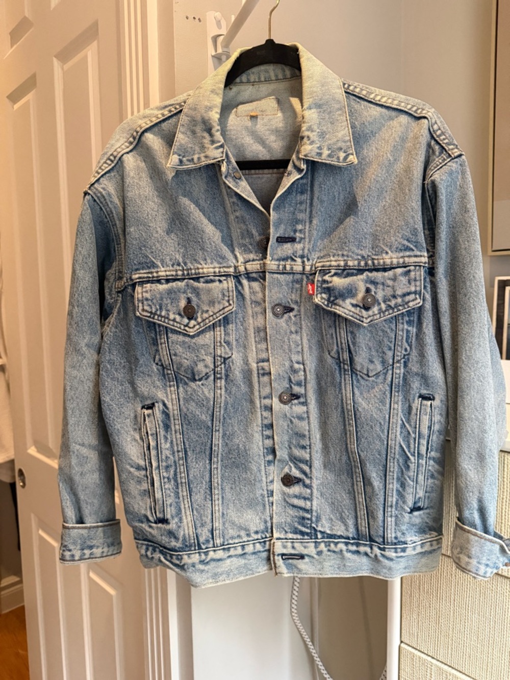 Vintage Levi's Light Washed Denim Oversized Jacket - Picture 6 of 9